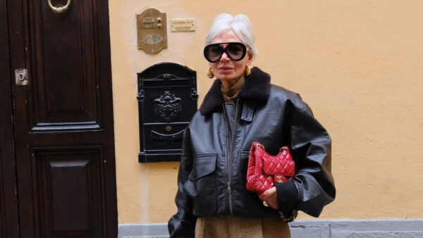 Κομψότητα και άνεση στα 50+: 5+1 ιδέες για αψεγάδιαστα looks με sneakers