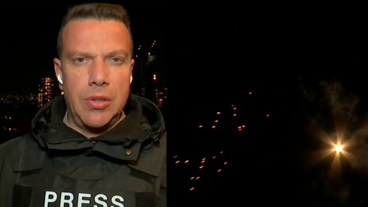 To ΕΡΤnews στο Τελ Αβίβ – Η στιγμή που ιρανικοί πύραυλοι χτυπάνε το Ισραήλ