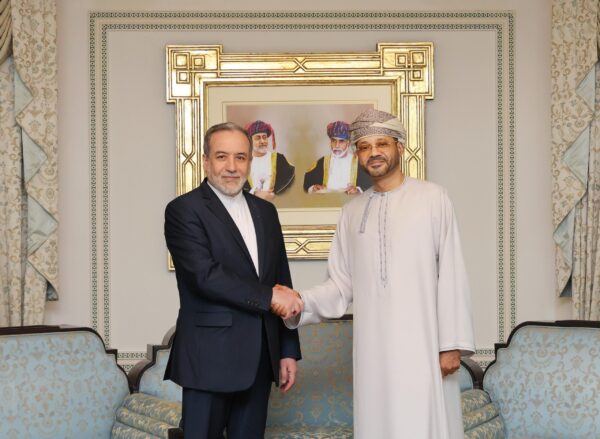 ΥΠΕΞ του Ομάν: «Η πόρτα της διπλωματίας παραμένει ανοικτή»