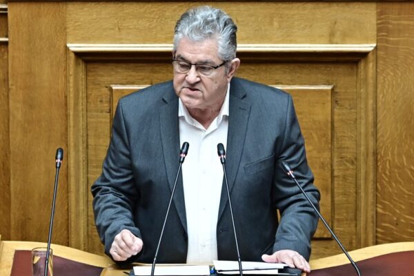 Ενημέρωση της Βουλής για τη Μέση Ανατολή ζητά ο Δημήτρης Κουτσούμπας