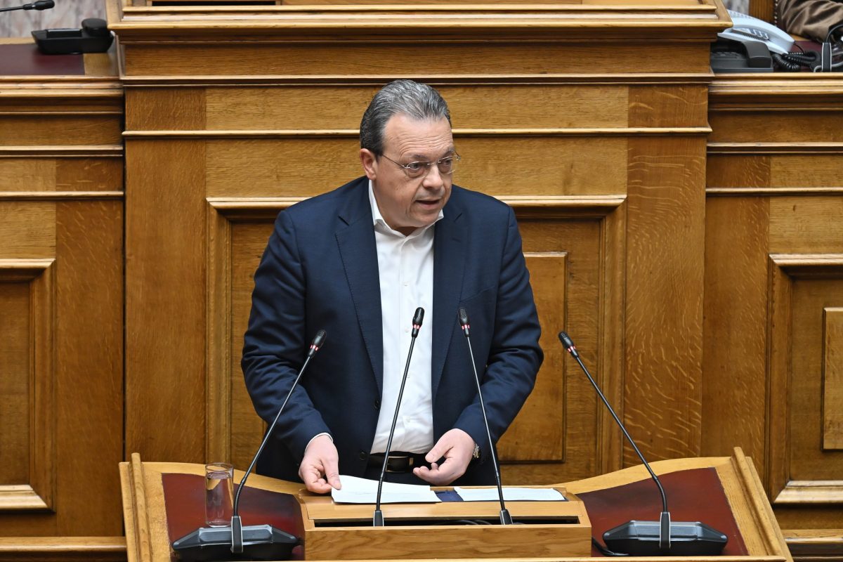 Σωκράτης Φάμελλος: Η Ελλάδα να ακολουθήσει το ισπανικό παράδειγμα μη εμπλοκής στη στρατιωτική επέμβαση στο Ιράν