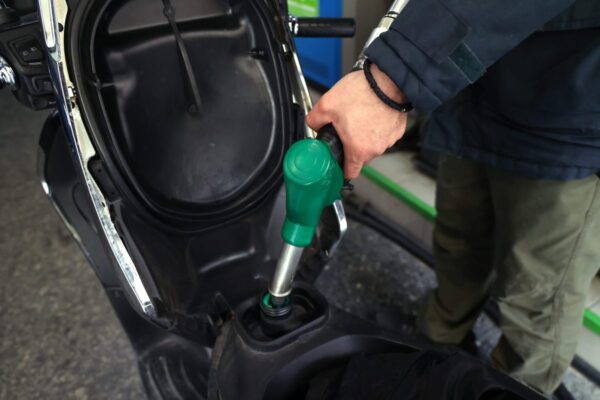 Νέες αυξήσεις στην τιμή των καυσίμων – Πάνω από 700 έλεγχοι σε πρατήρια