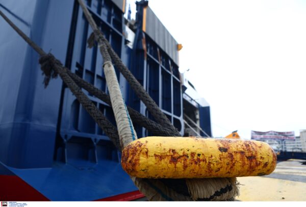 Δεμένα τα πλοία σε όλη τη χώρα: 24ωρη απεργία της ΠΝΟ με αίτημα τον απεγκλωβισμό των Ελλήνων ναυτικών από τη Μέση Ανατολή