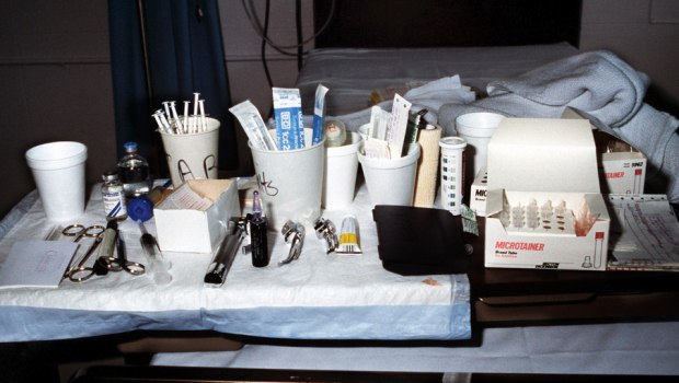 Ενιαία κωδικοποίηση σε φάρμακα και υλικά για έλεγχο στις προμήθειες υγείας