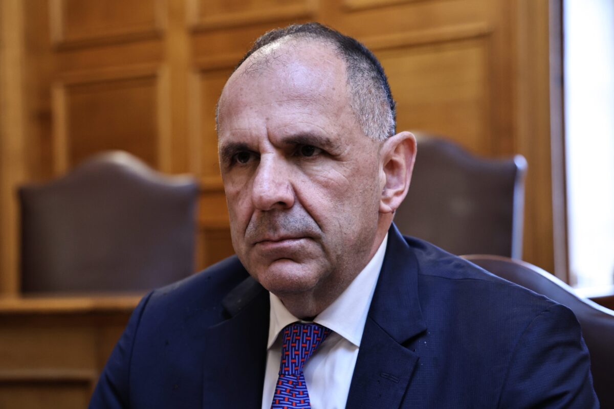 Στη Μονάδα Διαχείρισης Κρίσεων του ΥΠΕΞ ο Γιώργος Γεραπετρίτης