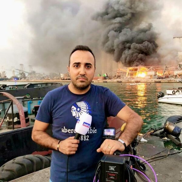 Έφυγε από τη Βηρυτό για ασφάλεια στο Ντουμπάι, αλλά ο πόλεμος μοιάζει να τον «κυνηγά» – Η ιστορία του Λιβανέζου με ελληνικές ρίζες δημοσιογράφου George Eid