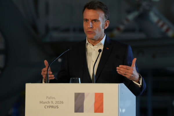 Ανάρτηση Μακρόν στα ελληνικά: Ευθύνη μας να προστατεύσουμε τους συμπολίτες μας και να αποτρέψουμε μια κλιμάκωση στην περιοχή