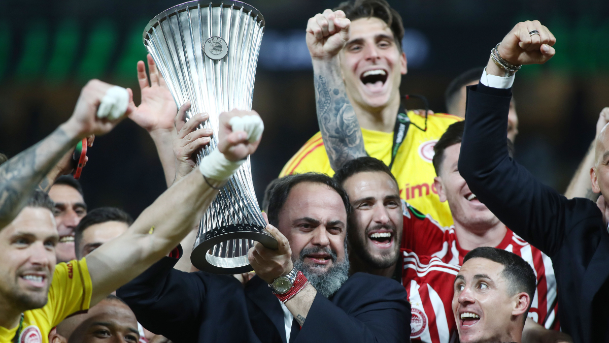 Τα χρόνια πολλά του Footmercato στον Ολυμπιακό και η αποθέωση στον Βαγγέλη Μαρινάκη