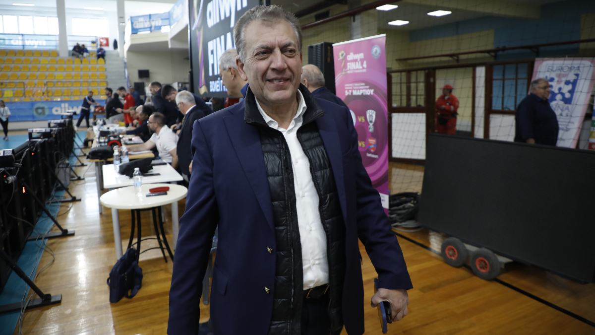 Ο Γιάννης Βρούτσης παρέδωσε στην Ένωση Περιφερειών Ελλάδας τον «Χάρτη του ελληνικού αθλητισμού»