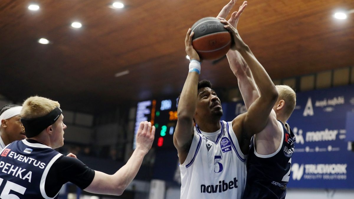 Με… φτερά στα πόδια ο Ηρακλής “πέταξε” στα προημιτελικά της ENBL