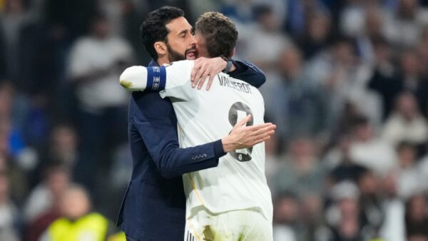 Αρμπελόα: «Ο Βαλβέρδε αντιπροσωπεύει ιδανικά αυτό που είναι η Ρεάλ Μαδρίτης»