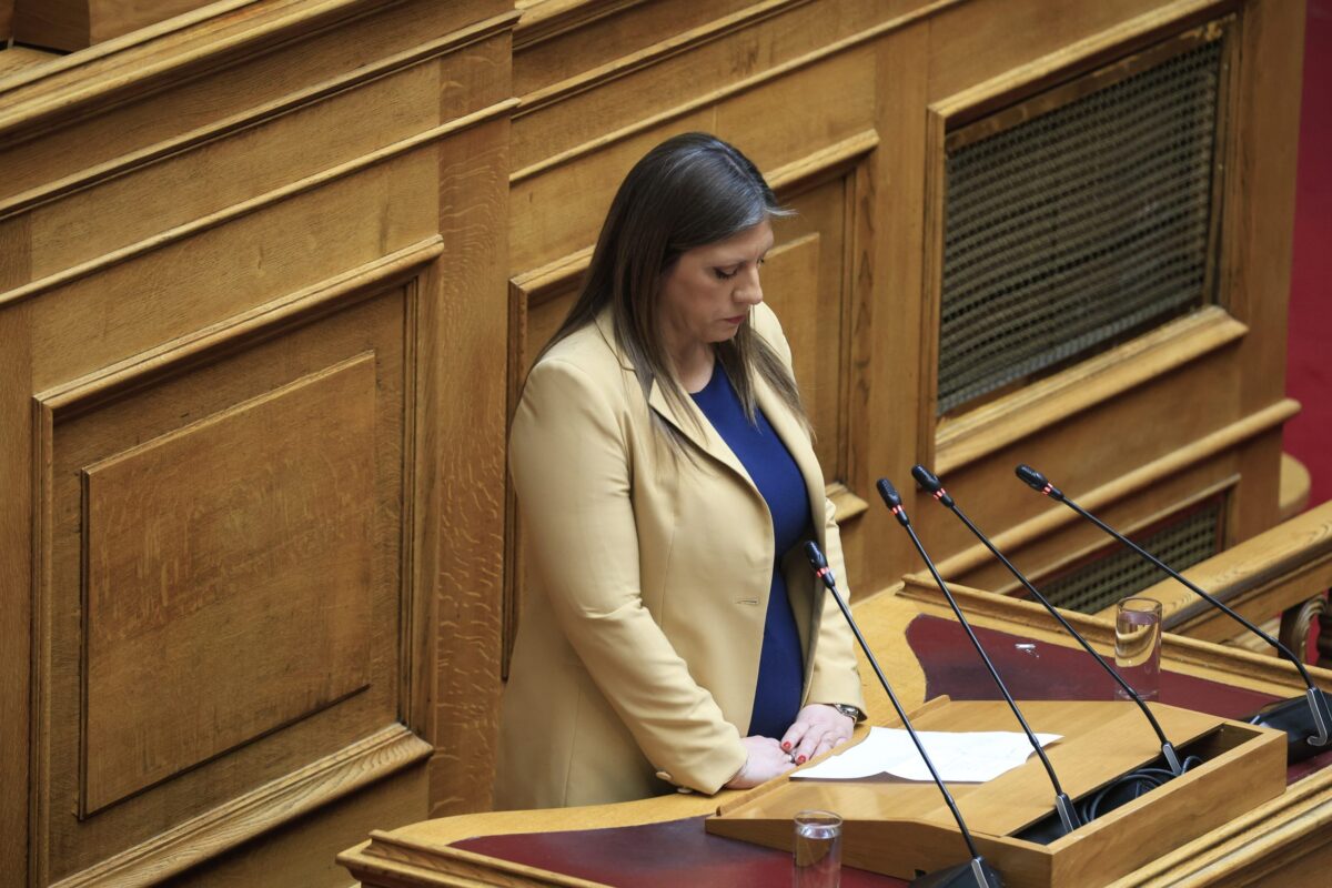 Κωνσταντοπούλου για θάνατο του Ιάσονα έξω από τη Βουλή: Παραμένει ζητούμενο το γιατί η υπόθεση συγκαλύφθηκε