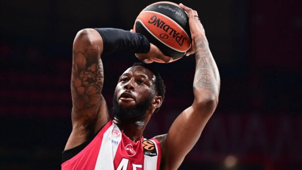 Χολ: «Πρέπει να είμαστε πιο σκληροί και πιο physical και να παίξουμε το μπάσκετ του Ολυμπιακού»