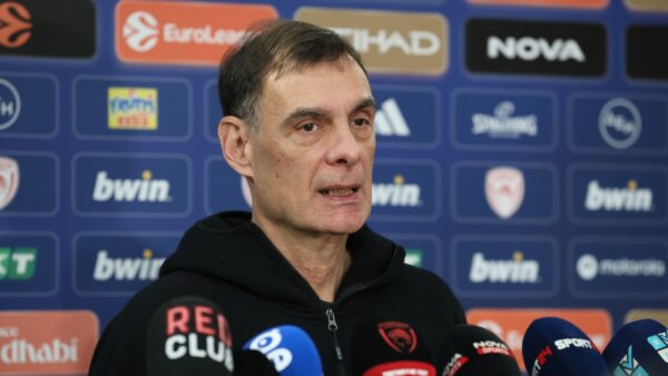 Μπαρτζώκας: «Πρέπει να ξεχάσουμε τη νίκη με τη Φενέρ και να παίξουμε καλά»