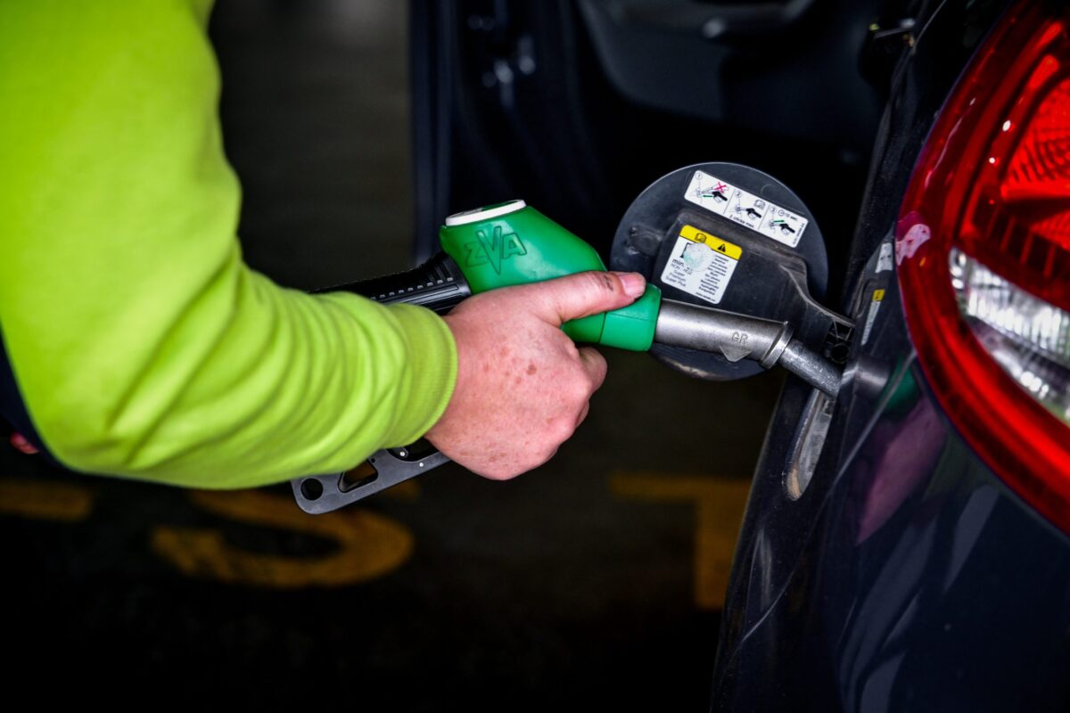 Σε τροχιά κινητοποιήσεων οι βενζινοπώλες για το «μη βιώσιμο» πλαφόν στα καύσιμα – Συνάντηση με Θεοδωρικάκο