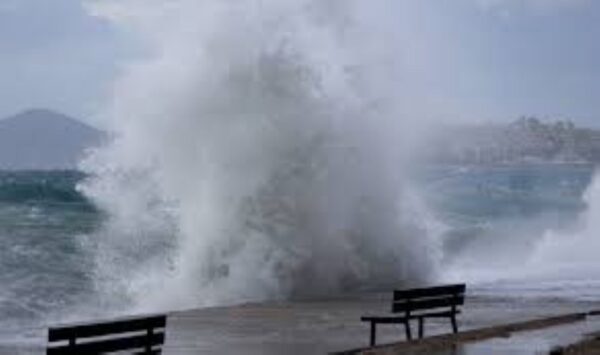 Πτώση της θερμοκρασίας, άνεμοι και βροχές συνθέτουν το σκηνικό του καιρού: Σε ποιες περιοχές θα εκδηλωθούν έντονα τα φαινόμενα