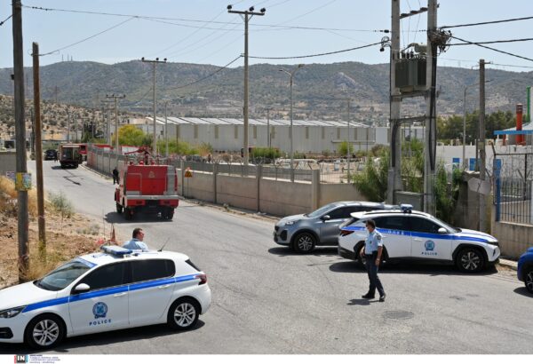 Aστυνομική επιχείρηση σε Ασπρόπυργο και Μάνδρα – 9 συλλήψεις για ρευματοκλοπές και όπλα