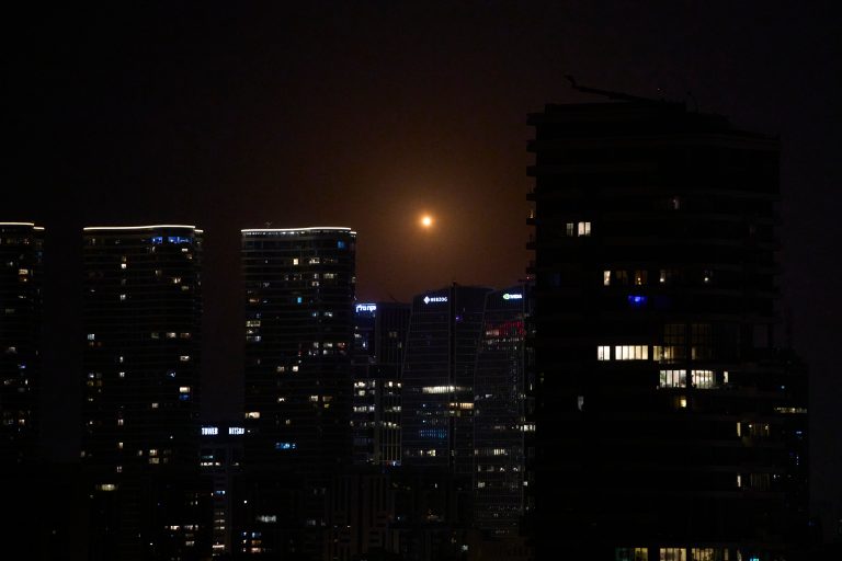 Ιερουσαλήμ: Εκρήξεις μετά από εκτόξευση πυραύλων από το Ιράν