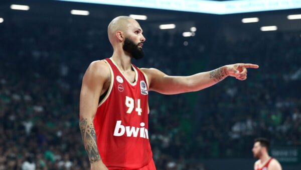 Ποινή μιας αγωνιστικής στον Φουρνιέ, χάνει το ντέρμπι με τον Παναθηναϊκό