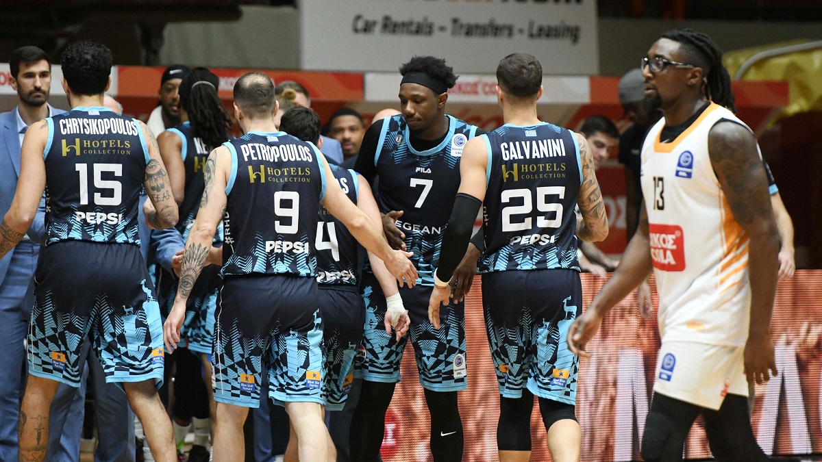 Εμφατικό πέρασμα του Κολοσσού από την Πάτρα