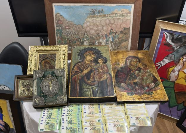 Η ανακοίνωση της ΕΛΑΣ για τη σύλληψη του Γιώργου Τσαγκαράκη και της υπαλλήλου του