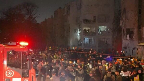 «Η πιο δύσκολη νύχτα» για το Ισραήλ: Δεκάδες τραυματίες από τα ιρανικά πλήγματα – Έρευνα για αποτυχία αναχαίτισης