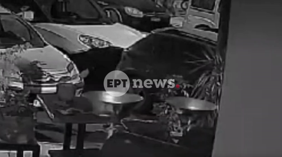 Αναστάτωση στους Αμπελόκηπους: Μεθυσμένη οδηγός τράκαρε σε 14 σταθμευμένα Ι.Χ. στην προσπάθειά της να παρκάρει