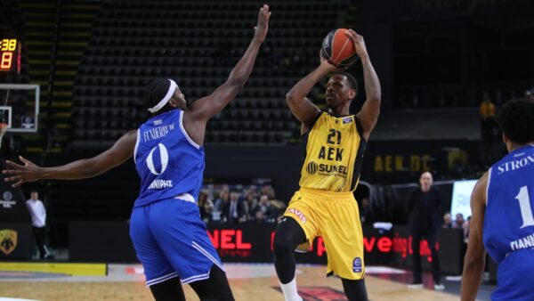 Η ΑΕΚ λύγισε τον Ηρακλή σε ματς διαφήμιση