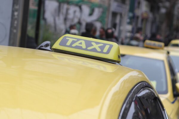 Ταξί: Νέα πανελλαδική 24ωρη απεργία τη Δευτέρα