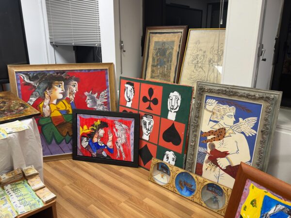 Η εκπρ. Τύπου της ΕΛ.ΑΣ. Κ. Δημογλίδου εξηγεί στο ΕΡΤnews Radio 105,8 πώς πρέπει να κινηθούν πολίτες που έχουν αγοράσει έργα από την γκαλερί Τσαγκαράκη