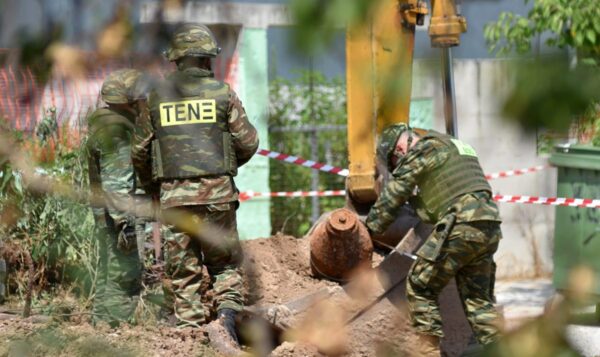 Συναγερμός στην Πεύκη: Εντοπίστηκε οβίδα του Β’ Παγκοσμίου Πολέμου σε οικοδομή – Διακοπή κυκλοφορίας