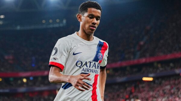 “Δένει” Μαγιουλού η Παρί