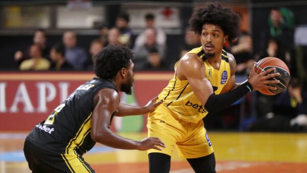 Ανεβάζουν στροφές οι Τζόουνς και Πουλιανίτης