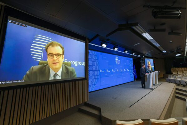 Πιερρακάκης στο Eurogroup: «Δεν πρέπει να δημιουργήσουμε μια νέα κρίση για να αντιμετωπίσουμε την παρούσα»