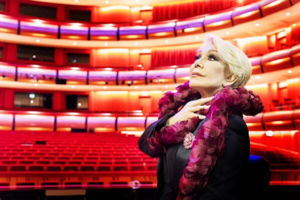 Μαρινέλλα: Ο αξέχαστος έρωτας με τον Τόλη Βοσκόπουλο, ο μυστικός γάμος στο Παγκράτι και οι απειλές για τη ζωή τους