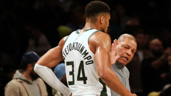 Δίχως Αντετοκούνμπο κόντρα στους Σπερς θα αγωνιστούν οι Μπακς