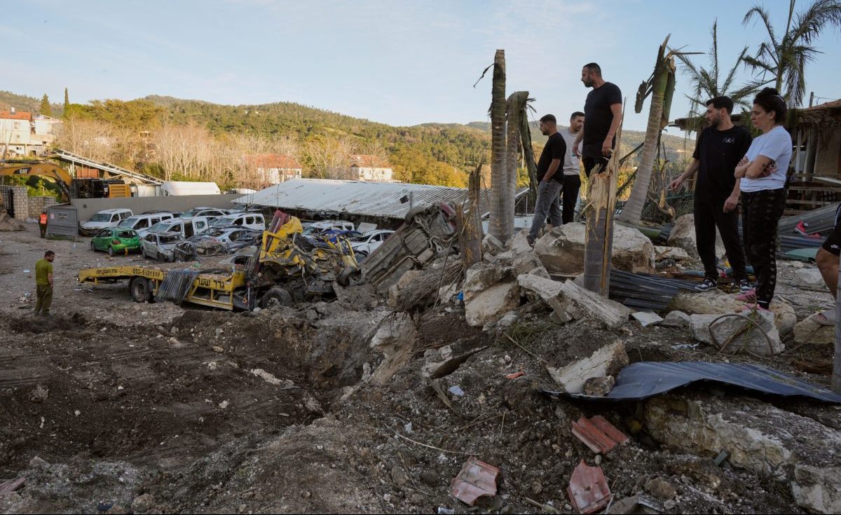 Κλιμάκωση χωρίς όρια στη Μέση Ανατολή: Πύραυλος των Χούθι αναχαιτίστηκε στο Ισραήλ, πλήγματα σε Λίβανο και Εμιράτα – Τι μεταδίδουν οι απεσταλμένοι του ΕΡΤnews
