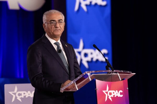 Ο Παχλαβί ζητά να μην υπάρξει συμφωνία με τους ηγέτες του Ιράν και προειδοποιεί τις ΗΠΑ