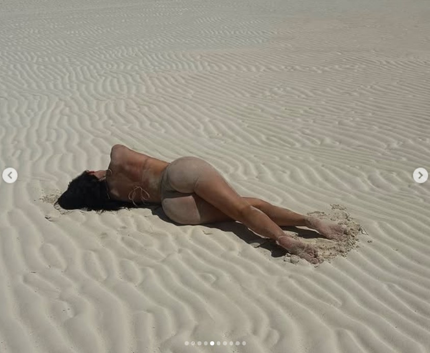 Kylie Jenner: “Φωτιά” στο Instagram με τις νέες της φωτογραφίες με μπικίνι