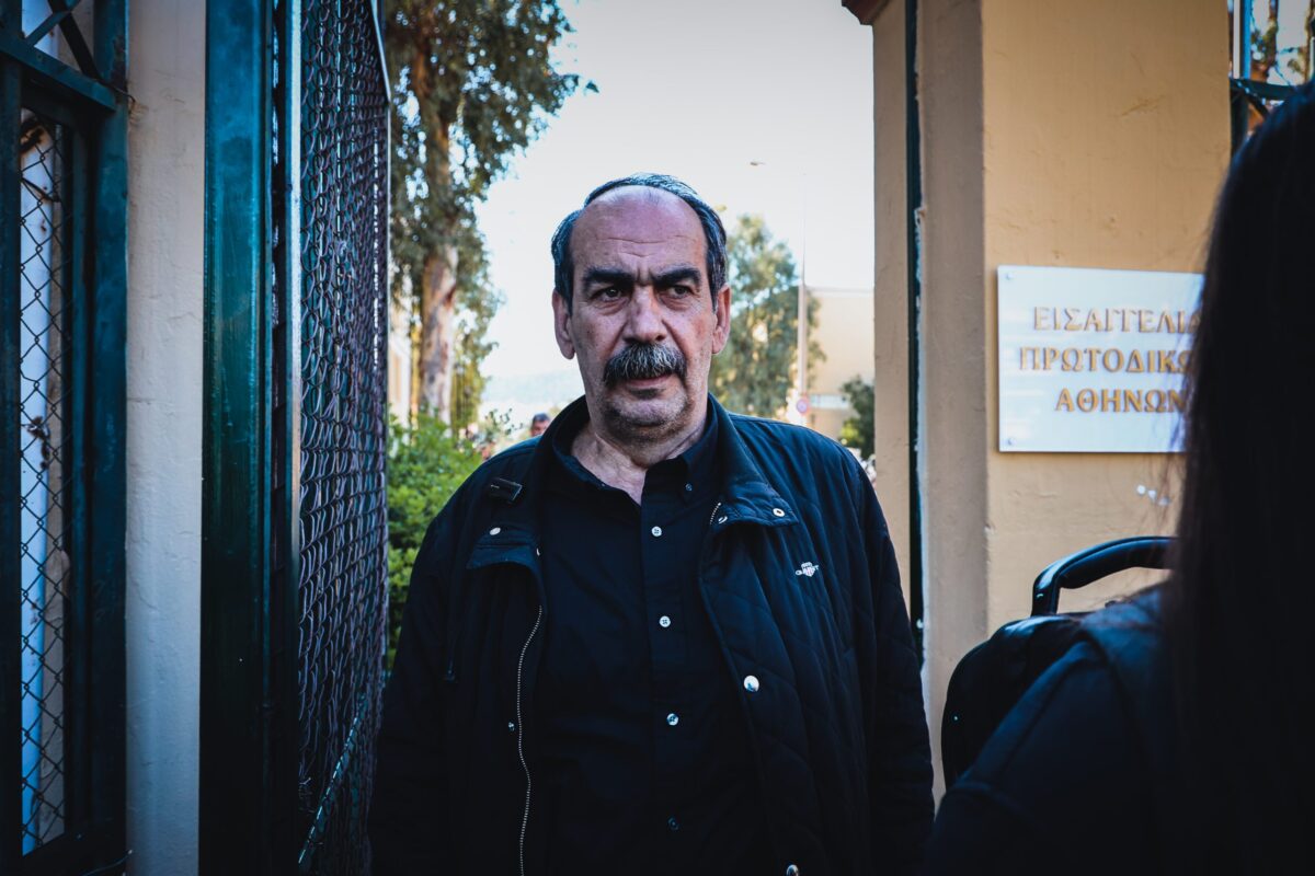 Αναβολή της δίκης του Γιώργου Ξυλούρη για απείθεια στις 29 Οκτωβρίου – Παρών στο δικαστήριο ο αγροτοσυνδικαλιστής