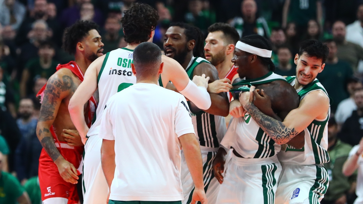 Επεισόδιο ανάμεσα σε Ναν – Ντόρσεϊ, αποβλήθηκαν αμφότεροι