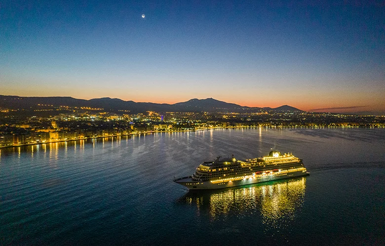 Κρουαζιέρα σε ρότα ρεκόρ το 2024