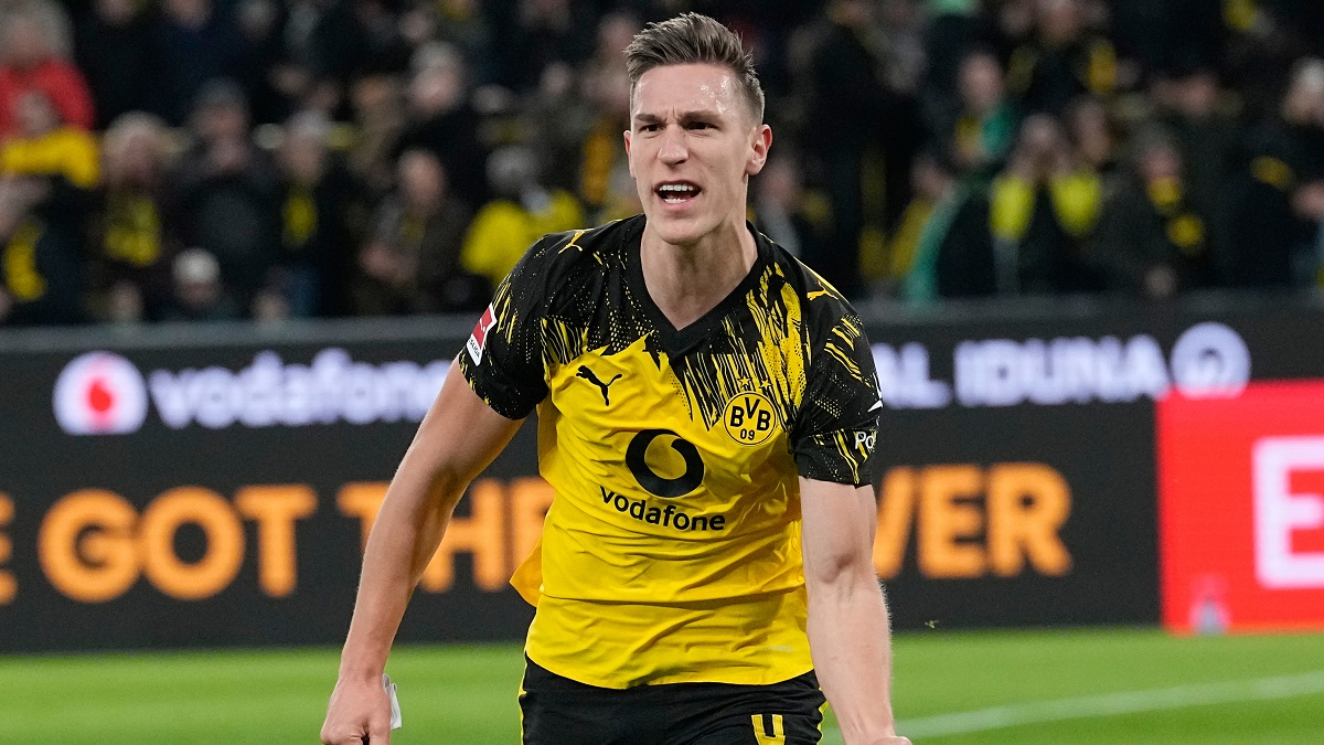 Πείστηκε ο Σλότερμπεκ και υπογράφει το νέο συμβόλαιο με την Ντόρτμουντ