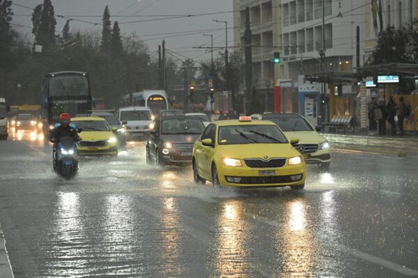 Σε επιφυλακή οι δήμοι της Αττικής λόγω των έκτακτων καιρικών φαινομένων