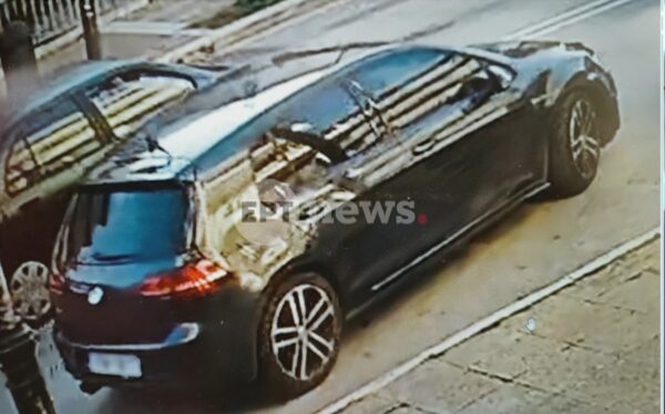 Φωτογραφία – ντοκουμέντο του ΕΡΤnews: Το όχημα των ένοπλων κακοποιών στη ληστεία των ΕΛΤΑ στο Λουτράκι – Στην Αθήνα αναζητούνται οι δράστες