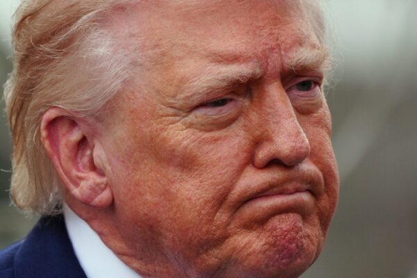 Τραμπ: Οι ΗΠΑ εξετάζουν σοβαρά το ενδεχόμενο αποχώρησης από το ΝΑΤΟ – Είναι μια «χάρτινη τίγρη»