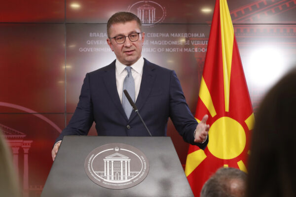 Χρ. Μίτσκοσκι: Δεν θα υποχωρήσουμε ούτε χιλιοστό απέναντι στη Βουλγαρία