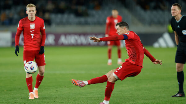 Λεβαντόφσκι: «Θα πρέπει να απαντήσω σε κάποια ερωτηματικά»