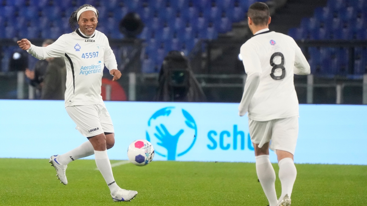 Ροναλντίνιο: «Ο Μέσι συνεχίζει να είναι ο καλύτερος στον κόσμο»