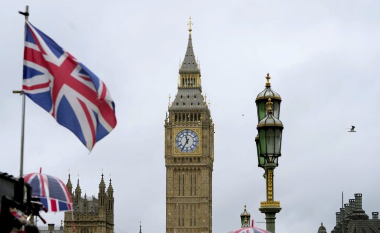 Βρετανία: Σύλληψη 19χρονου μέσα σε δικαστήριο για τον εμπρησμό ασθενοφόρων της εβραϊκής κοινότητας στο Λονδίνο